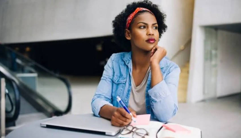 empreendedoras-negras-no-brasil-faturam-quase-60%-menos-que-homens-brancos,-aponta-sebrae