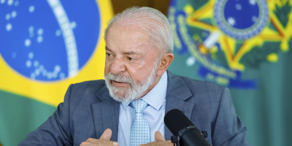 “fizeram-conosco,-a-gente-vai-fazer-com-eles”,-diz-lula-sobre-eua