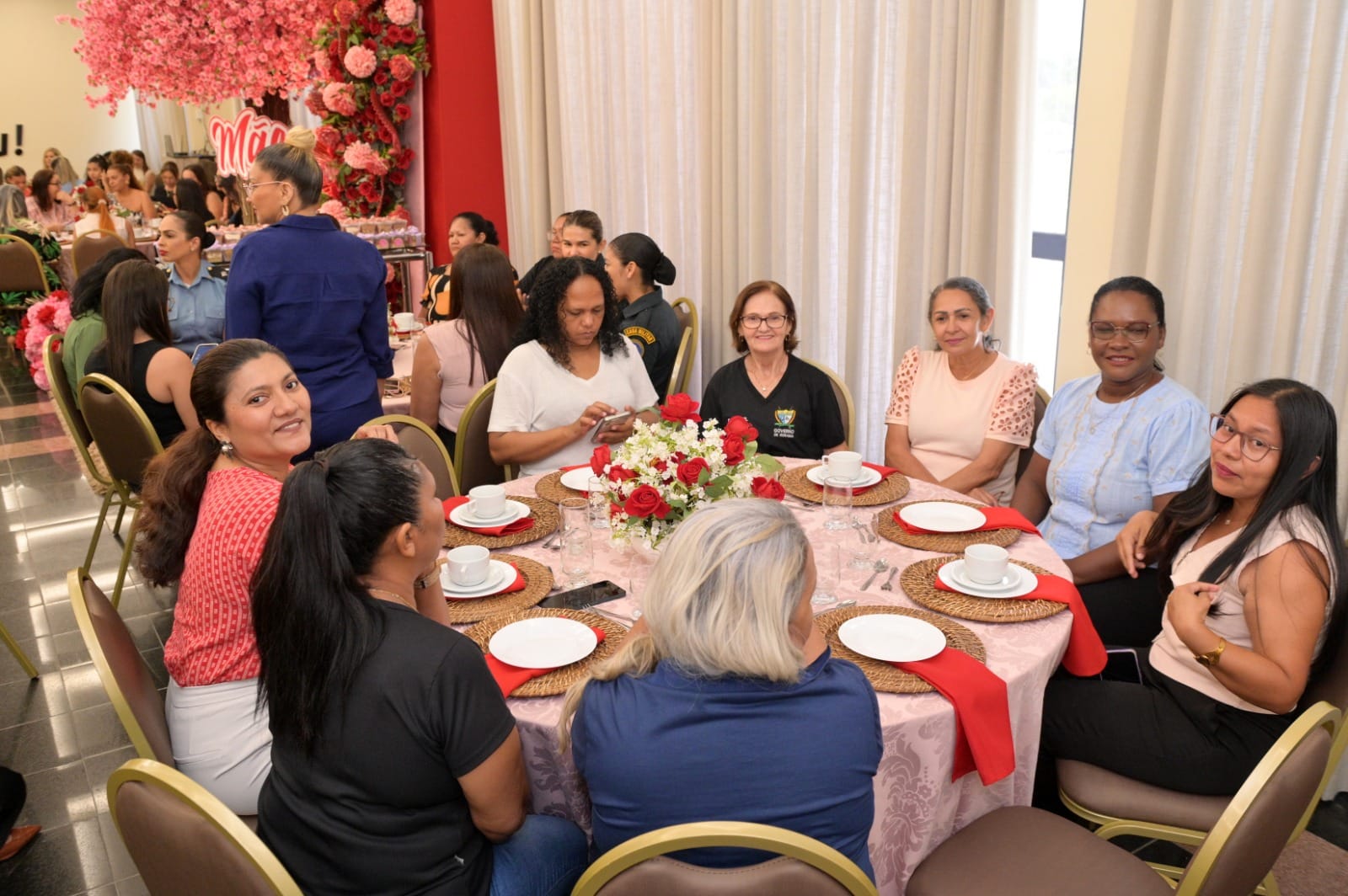 cafe-especial-homenageia-maes-servidoras-no-palacio-senador-helio-campos