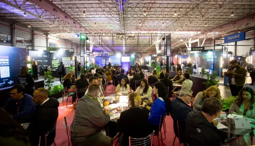 empreendedores-e-influenciadores-participam-de-rodada-de-negocios-em-evento-do-varejo